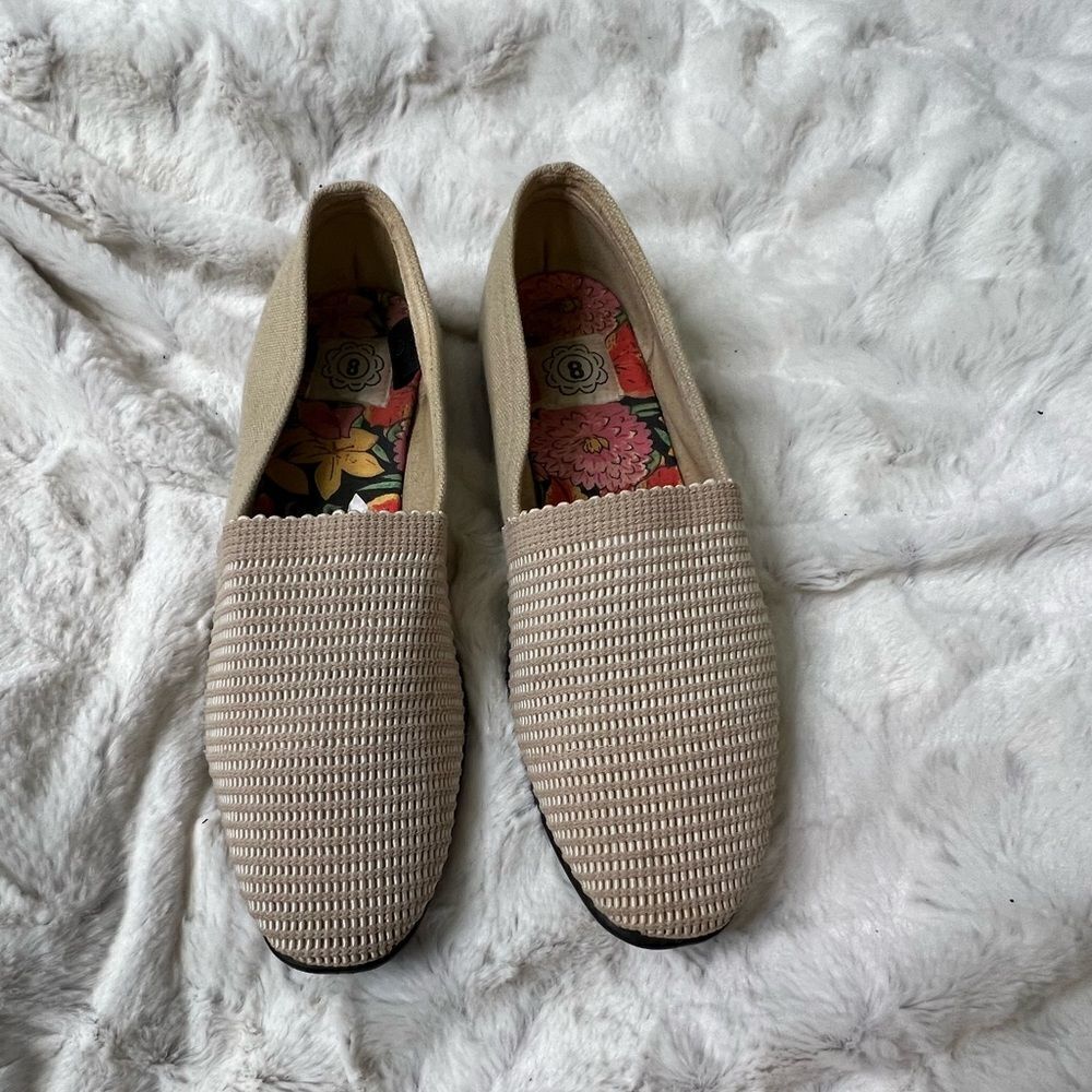 Shoes   - Picture 4 of 8
